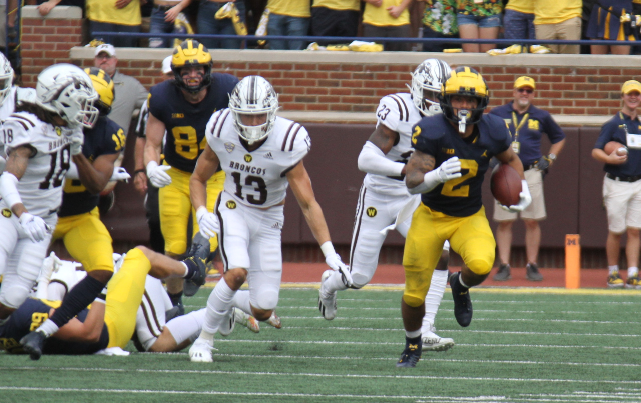 2021_01_UM41_WMU14-23
